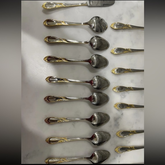 Retroneu STEPHANIE GOLD ACCENT 18/8 Korea Stainless Flatware 30pc Spoon Fork - Picture 8 of 12